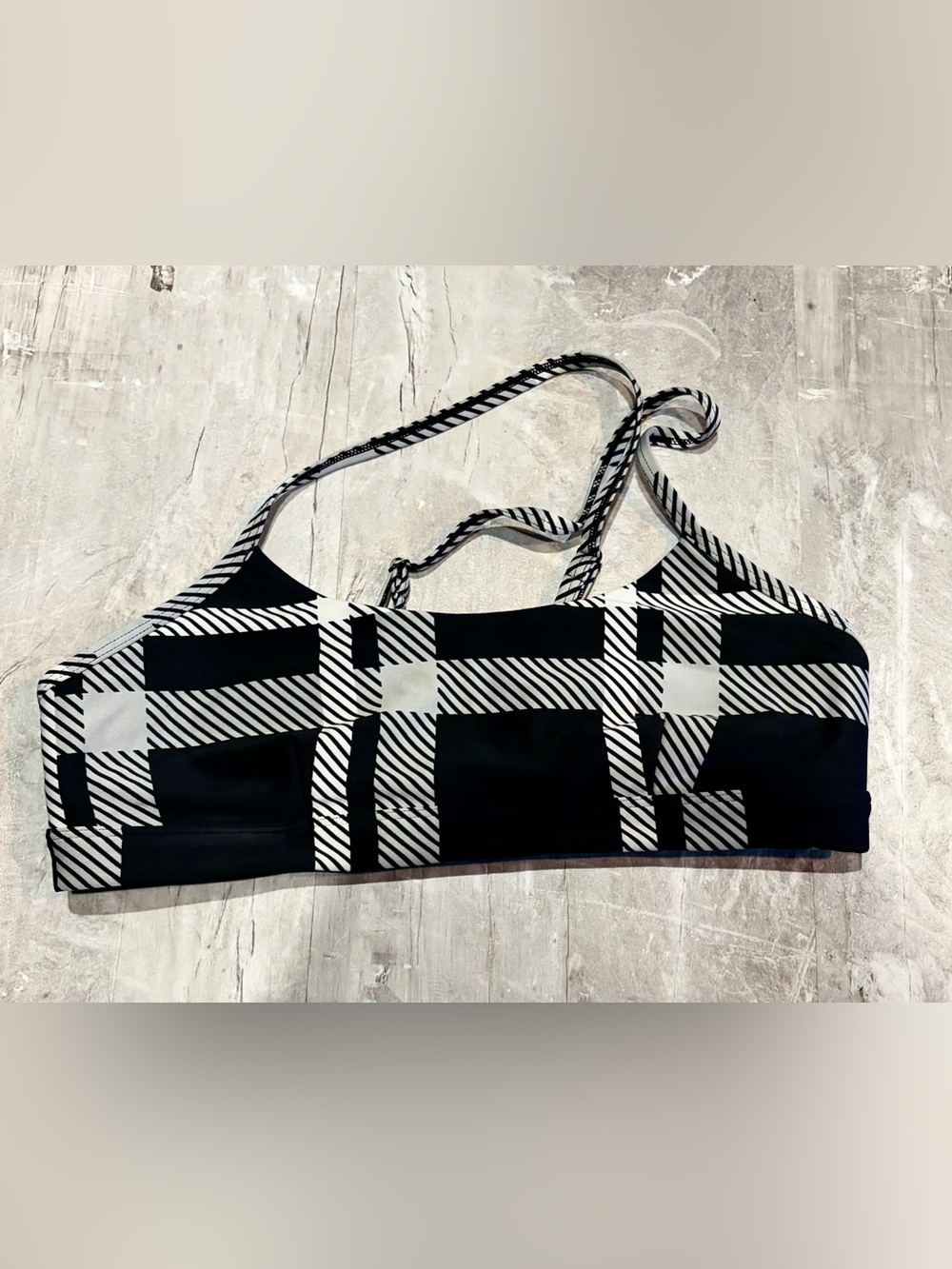 Alo Airlift  intrigue bra